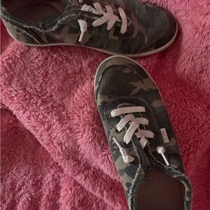 Skechers BOBS Stylish Camouflage Shoes